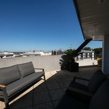 De Standing Au Centre-ville Avec Vue Terrasse Et Garage