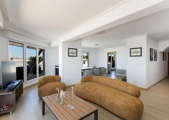 De Standing Au Centre-ville Avec Vue Terrasse Et Garage *