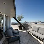 Apartment De Standing Au Centre-ville Avec Vue Terrasse Et Garage