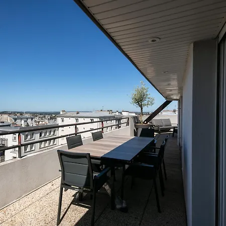 De Standing Au Centre-ville Avec Vue Terrasse Et Garage