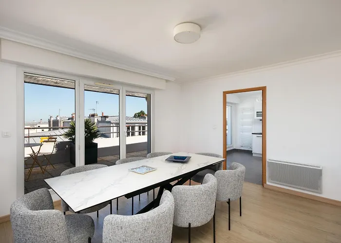 De Standing Au Centre-ville Avec Vue Terrasse Et Garage Brest