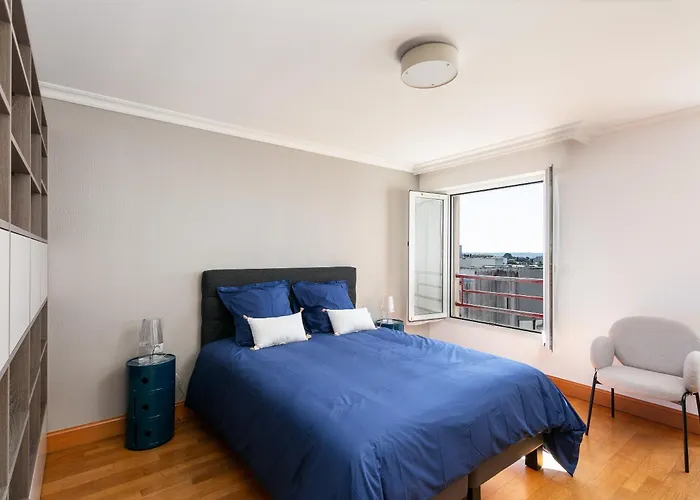 De Standing Au Centre-ville Avec Vue Terrasse Et Garage