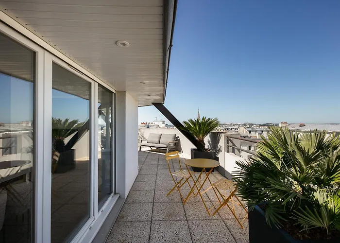 De Standing Au Centre-ville Avec Vue Terrasse Et Garage Apartman Breszt