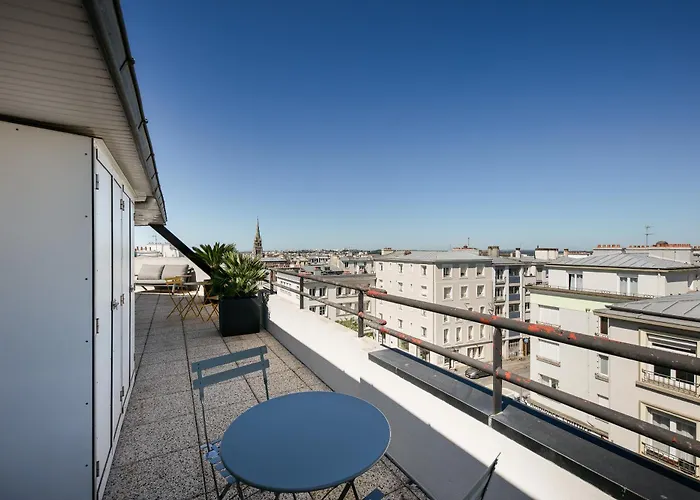 De Standing Au Centre-ville Avec Vue Terrasse Et Garage *